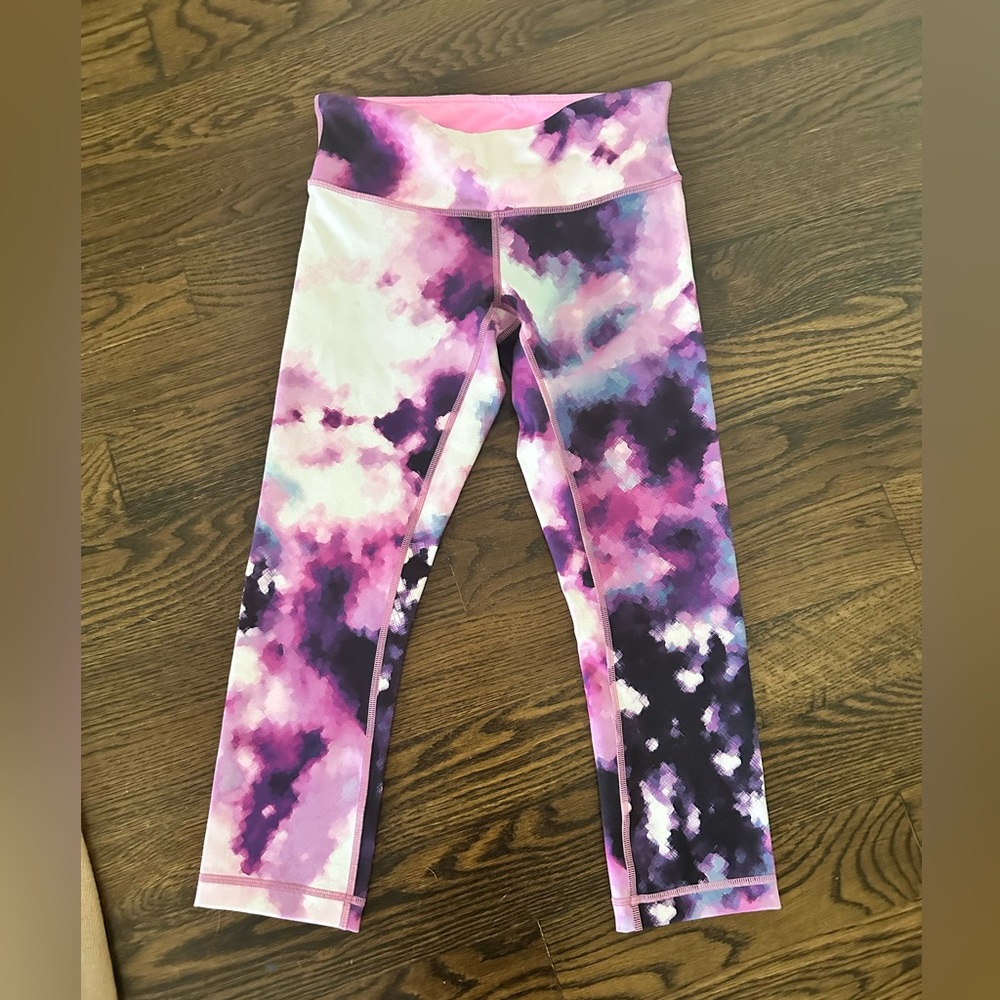 Lululemon wunder under crops blooming pixie size 6. New with out tag. Never worn